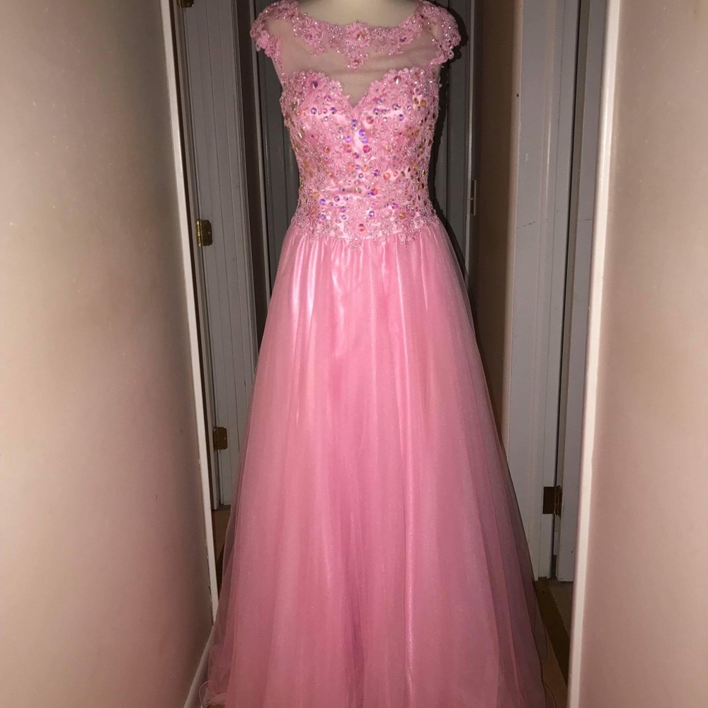 Angela and Alison Gown Size 6